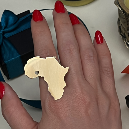 Bague continent avec un cœur sur pays